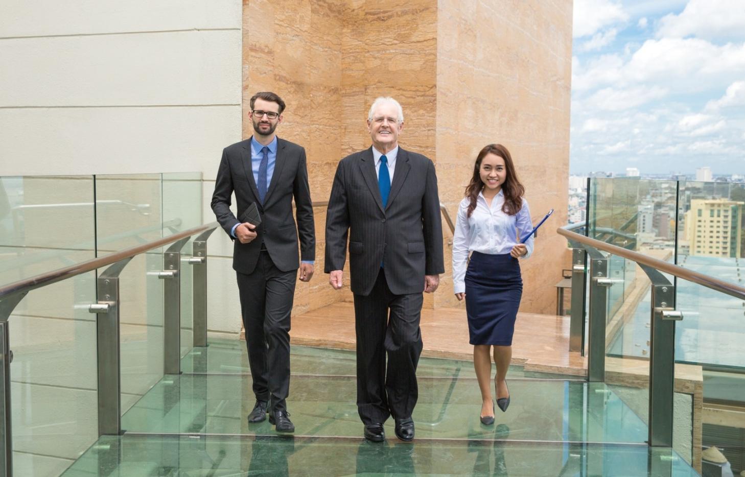 Консультация по инвестиционным стратегиям в офисе Xylion